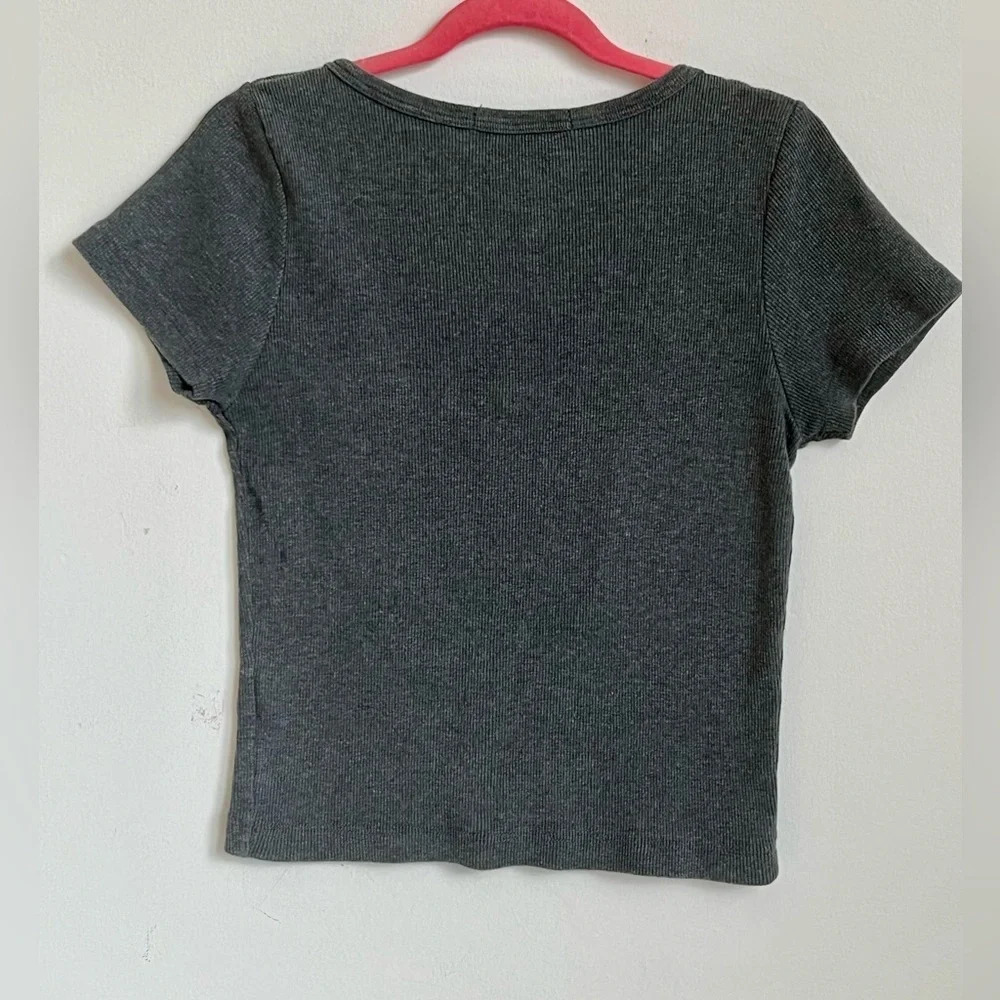 Brandy Melville Gray Zelly Bottom Down Top round neck short sleeves one size - Picture 2 of 7